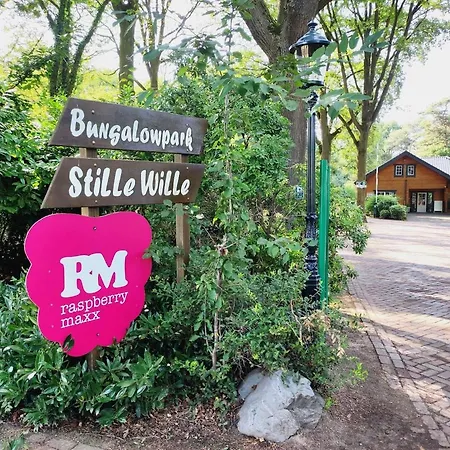 Vakantiehuis Stylish In The Woods Near National Park With Private Hot Tub Free Wifi And Parking