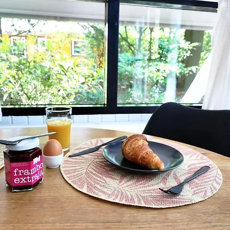 Feriehus Stylish In The Woods Near National Park With Private Hot Tub Free Wifi And Parking