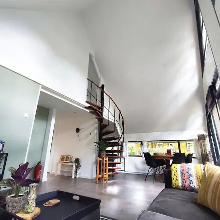Stylish In The Woods Near National Park With Private Hot Tub Free Wifi And Parking Vakantiehuis *